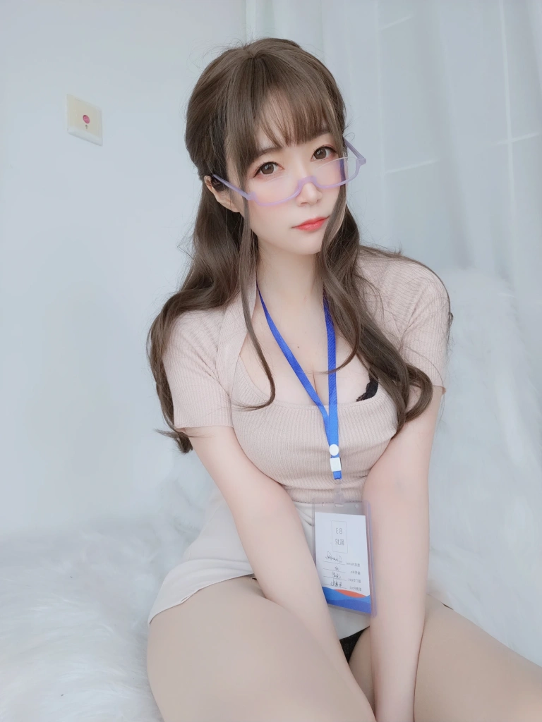 《私人医生》｜白银81 · 159张写真、6 个视频