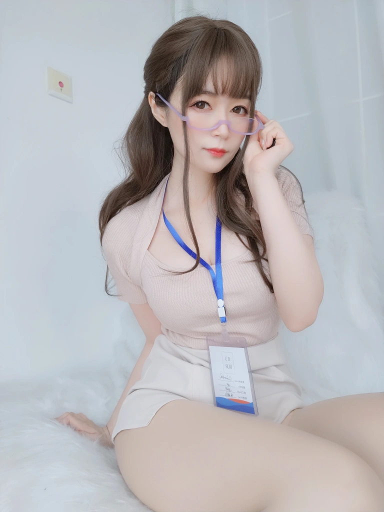 《私人医生》｜白银81 · 159张写真、6 个视频