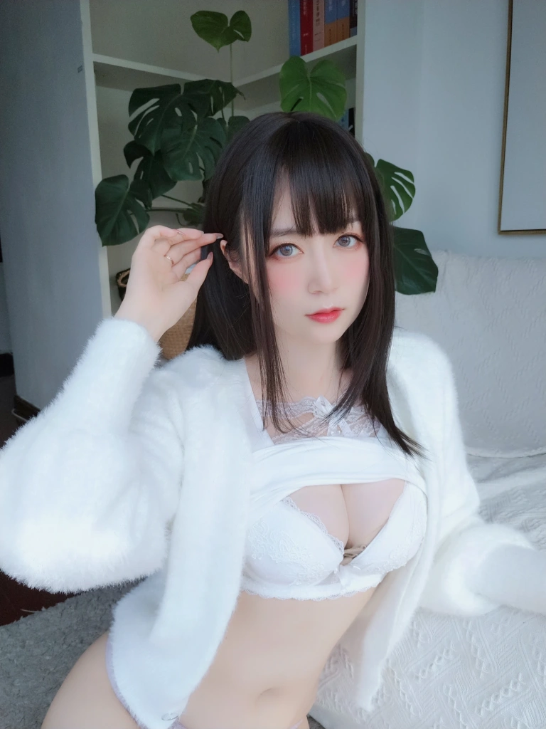《自撮り Vol.47（動画入り）》｜白银81 · 121张写真、3 个视频