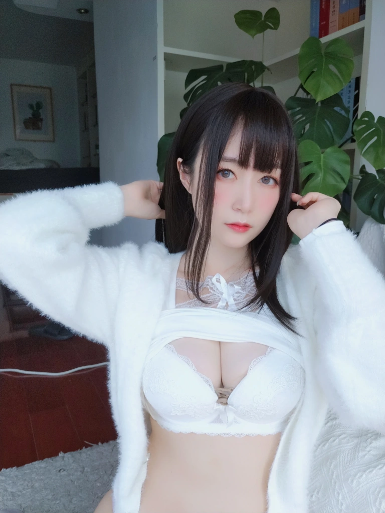 《自撮り Vol.47（動画入り）》｜白银81 · 121张写真、3 个视频