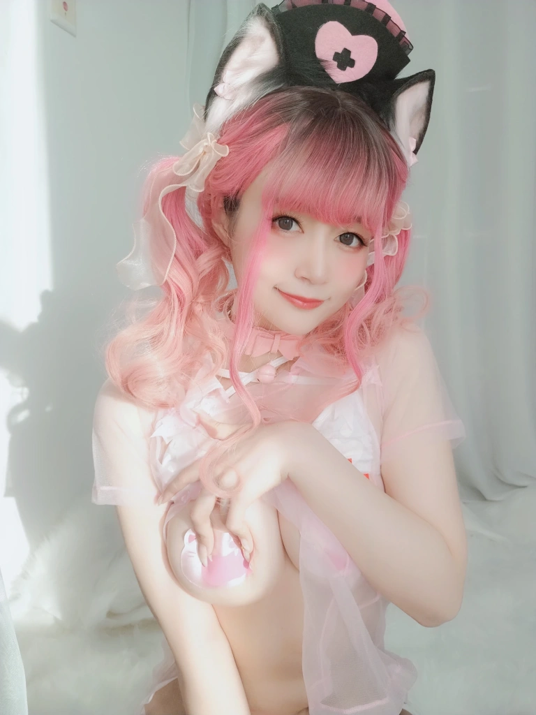 《猫咪护士》｜白银81 · 34张写真、1 个视频