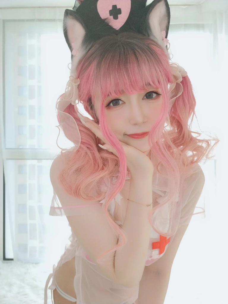《猫咪护士》｜白银81 · 34张写真、1 个视频