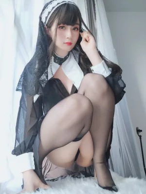 《蕾丝修女》｜白银81 · 86张写真、7 个视频