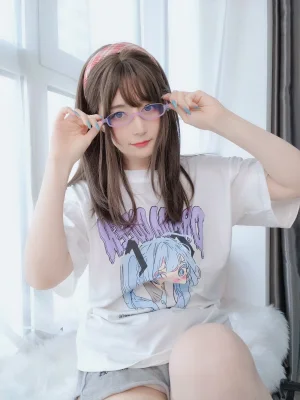 《宅家女友》｜白银81 · 59张写真、4 个视频