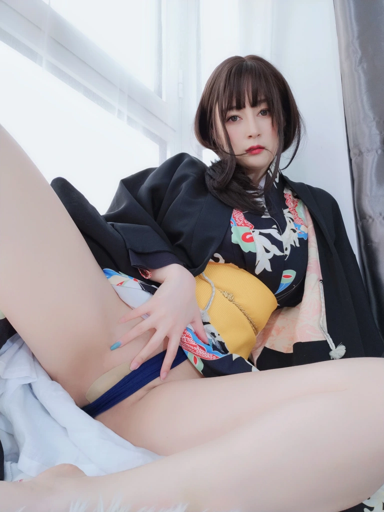 《和服下的秘密》｜白银81 · 64张写真、2 个视频