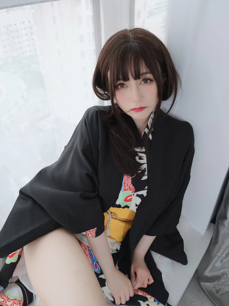 《和服下的秘密》｜白银81 · 64张写真、2 个视频