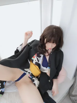 《和服下的秘密》｜白银81 · 64张写真、2 个视频