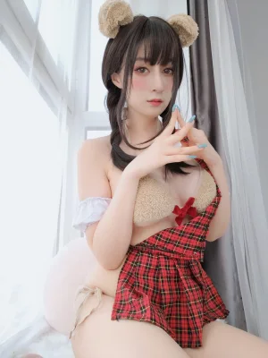 《可爱的熊》｜白银81 · 56张写真、5 个视频