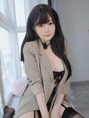 《Fantia 2023年03月会员合集（24期）》｜白银81 · 285张写真、5 个视频