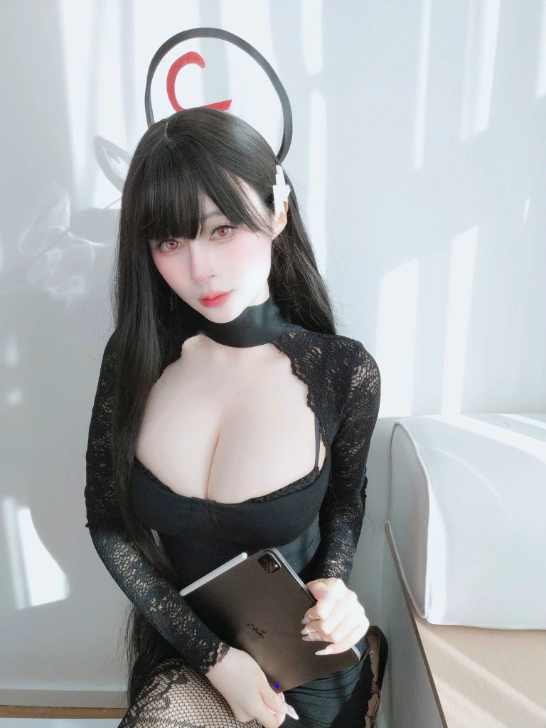 《自撮り Vol.104》｜白银81 · 117张写真、9 个视频