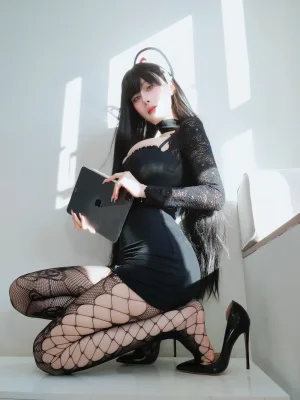 《自撮り Vol.104》｜白银81 · 117张写真、9 个视频