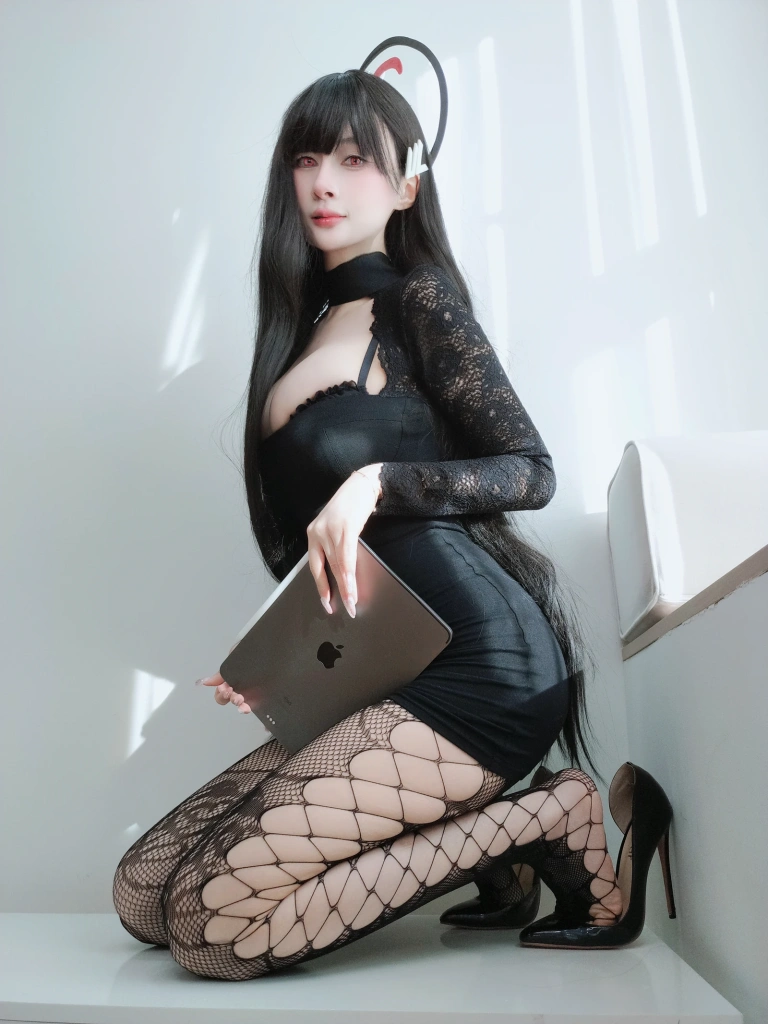 《自撮り Vol.104》｜白银81 · 117张写真、9 个视频