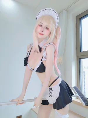 《Fantia 2025年12月会员合集》｜白银81 · 144张写真、1 个视频