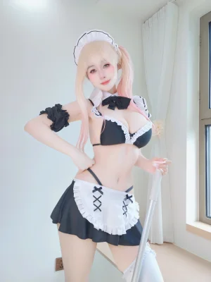 《Fantia 2025年12月会员合集》｜白银81 · 144张写真、1 个视频