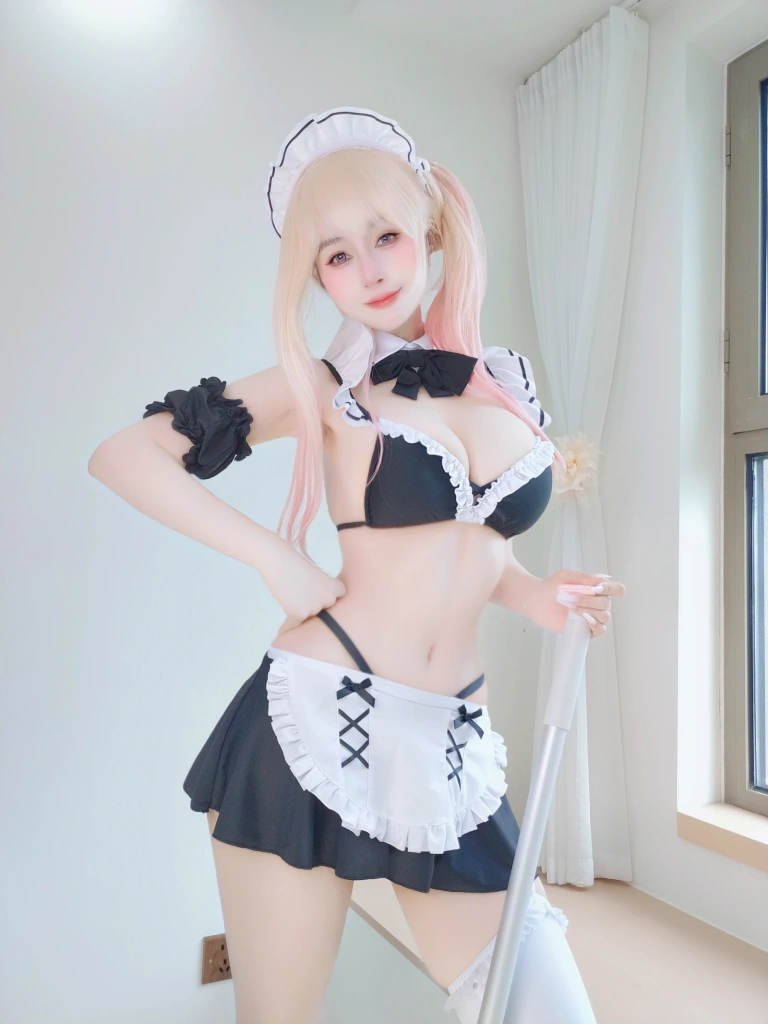 《Fantia 2025年12月会员合集》｜白银81 · 144张写真、1 个视频