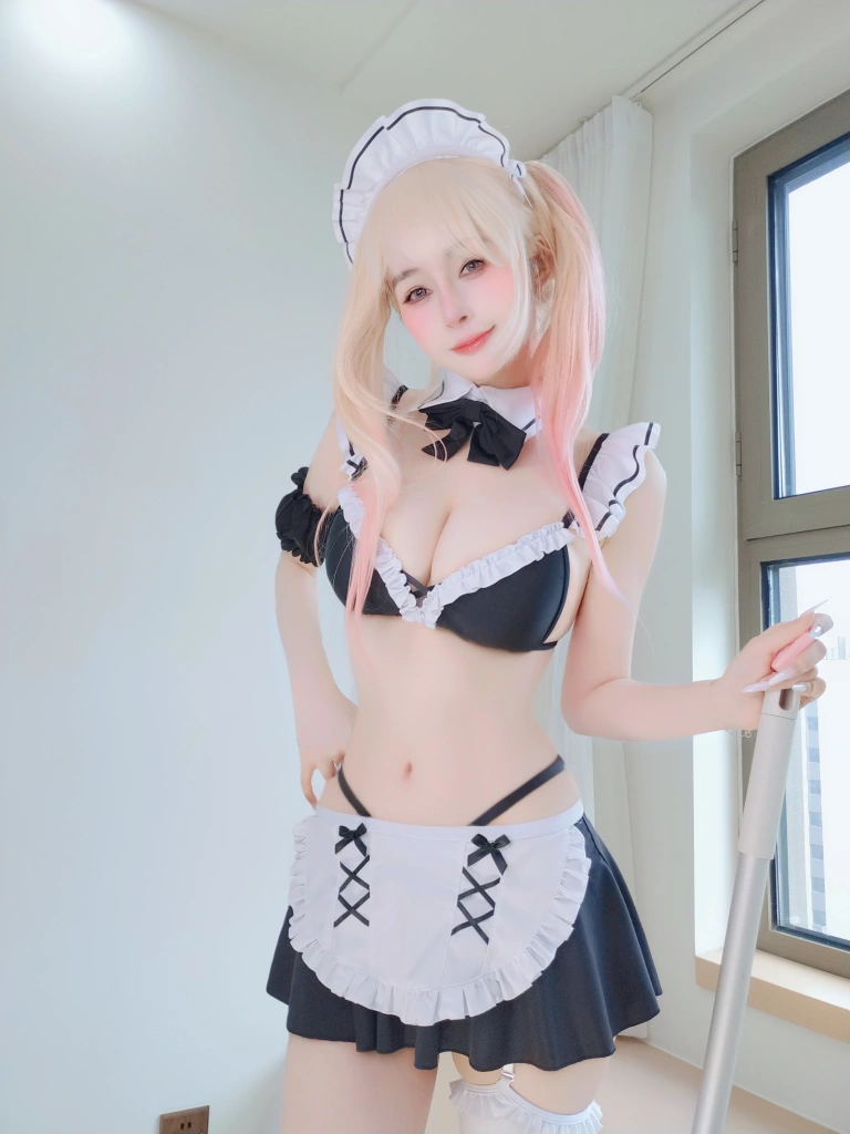 《Fantia 2025年12月会员合集》｜白银81 · 144张写真、1 个视频
