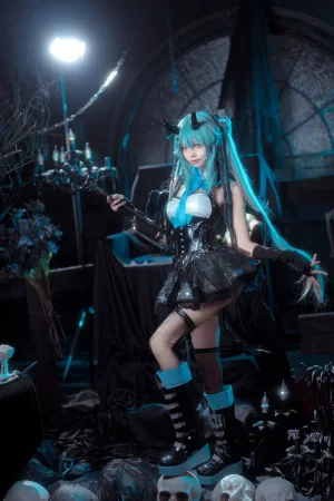 《初音小恶魔》｜艾西Aiwest · 26张写真