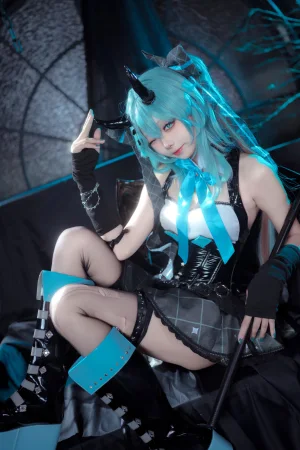 《初音小恶魔》｜艾西Aiwest · 26张写真