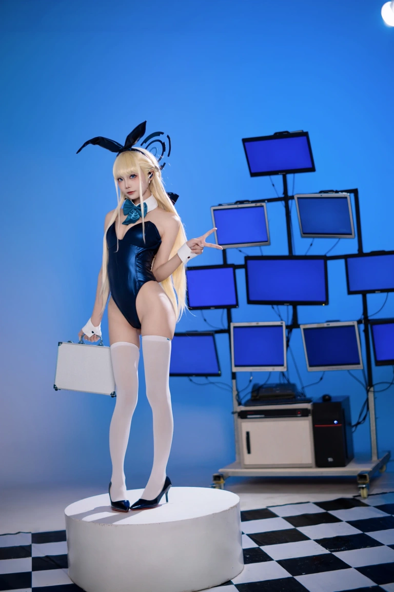 《小时兔女郎》｜艾西Aiwest · 34张写真