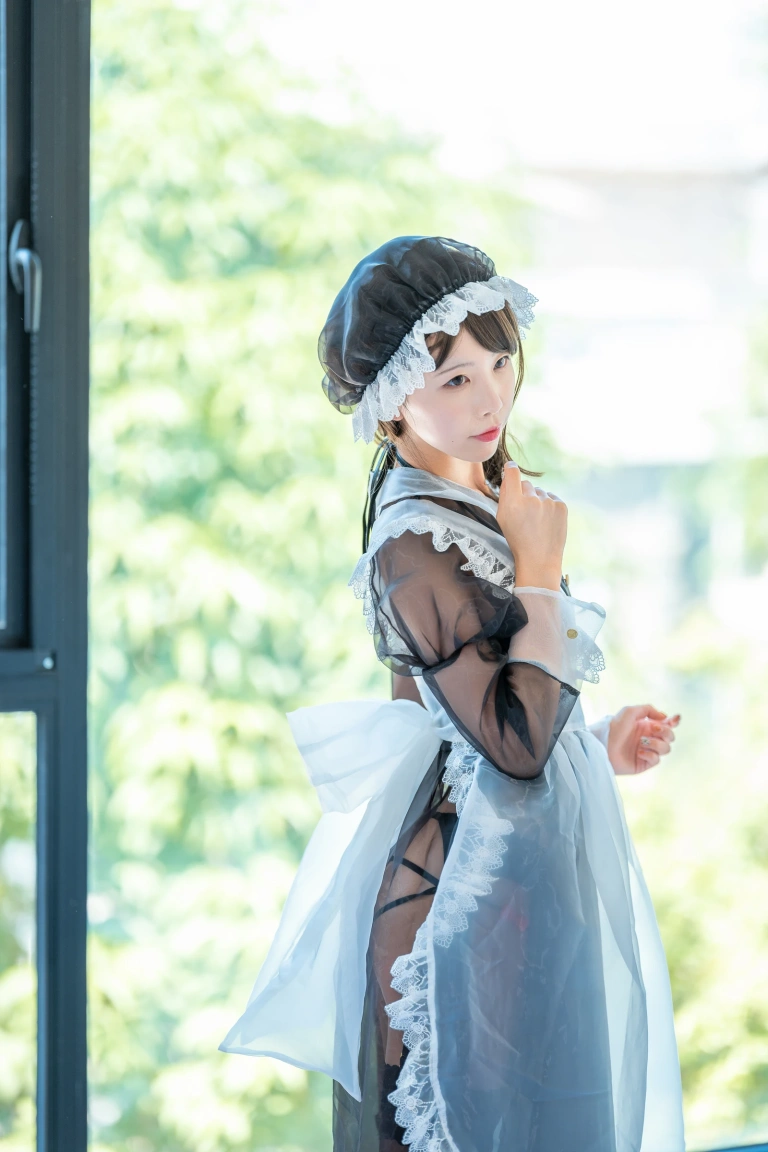 《透明女仆》｜水淼Aqua · 13张写真、1 个视频
