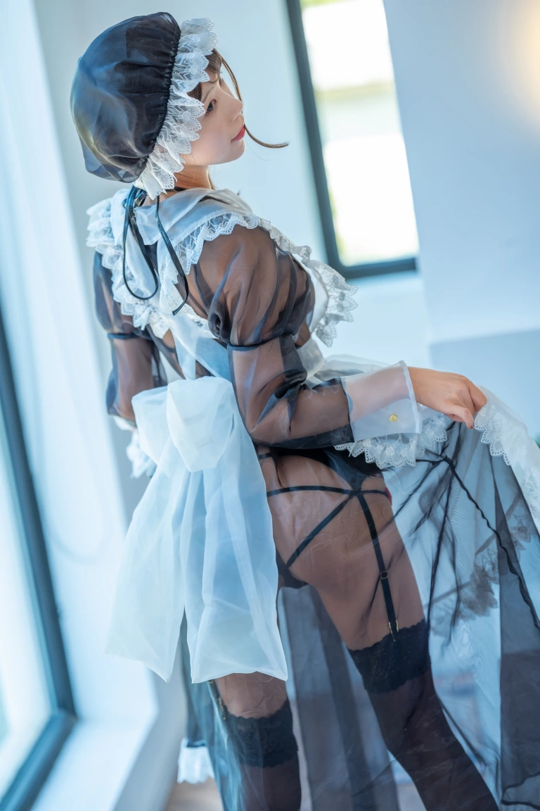《透明女仆》｜水淼Aqua · 13张写真、1 个视频