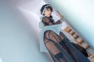 《透明女仆》｜水淼Aqua · 13张写真、1 个视频