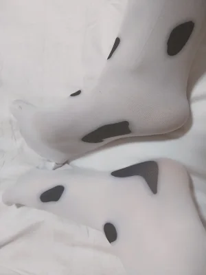 《乳牛服自拍》｜水淼Aqua · 31张写真、1 个视频
