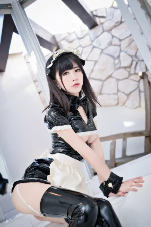 《悠闲假日 漆皮女仆》｜水淼Aqua · 33张写真