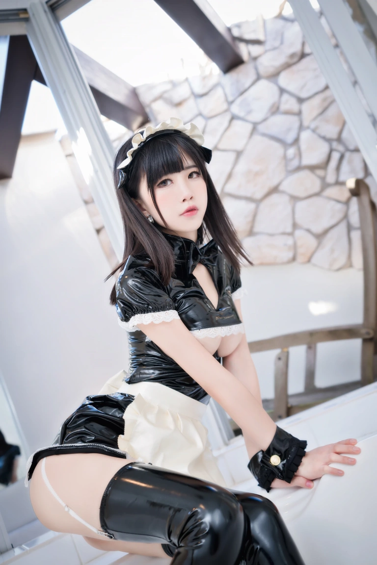 《悠闲假日 漆皮女仆》｜水淼Aqua · 33张写真
