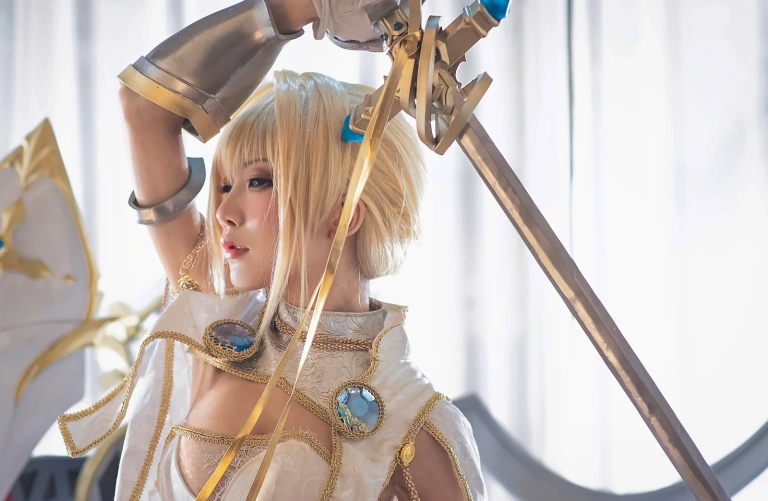《圣女贞德》｜水淼Aqua · 40张写真