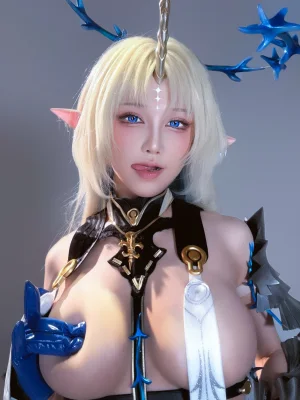 《Fantia 卡提西娅自拍》｜水淼Aqua · 24张写真