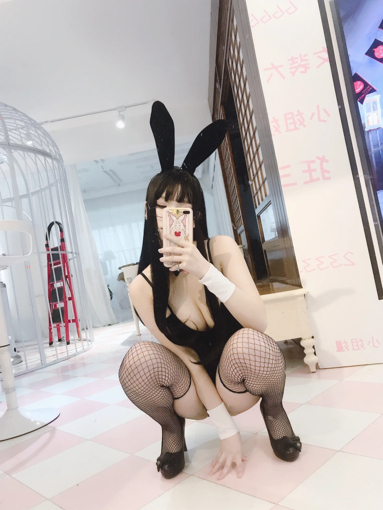 《自撮りVol.1 黑丝兔女郎》｜雪晴Astra · 25张写真、4 个视频