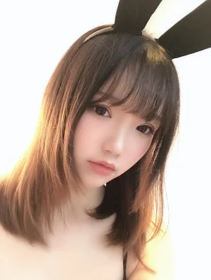 《自撮りVol.2 兔女郎自拍》｜雪晴Astra · 9张写真、9 个视频