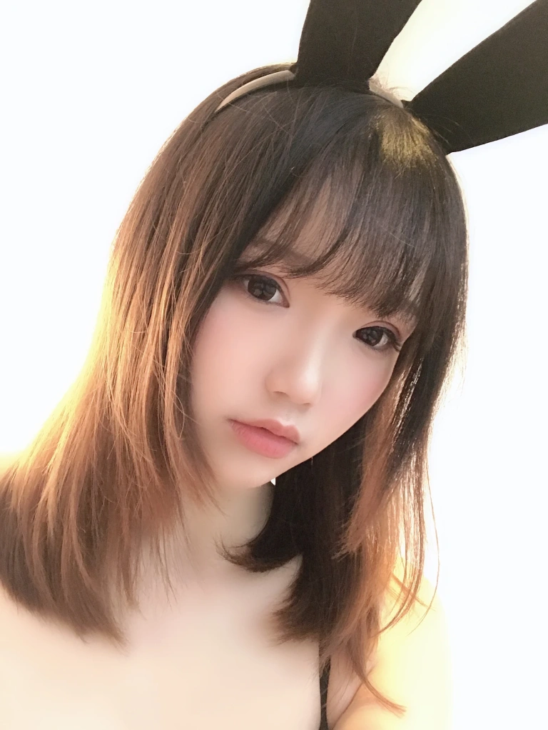 《自撮りVol.2 兔女郎自拍》｜雪晴Astra · 9张写真、9 个视频