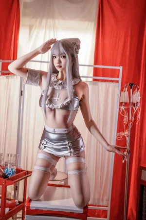 《银发魔女护士实习日记》｜雪晴Astra · 74张写真、6 个视频