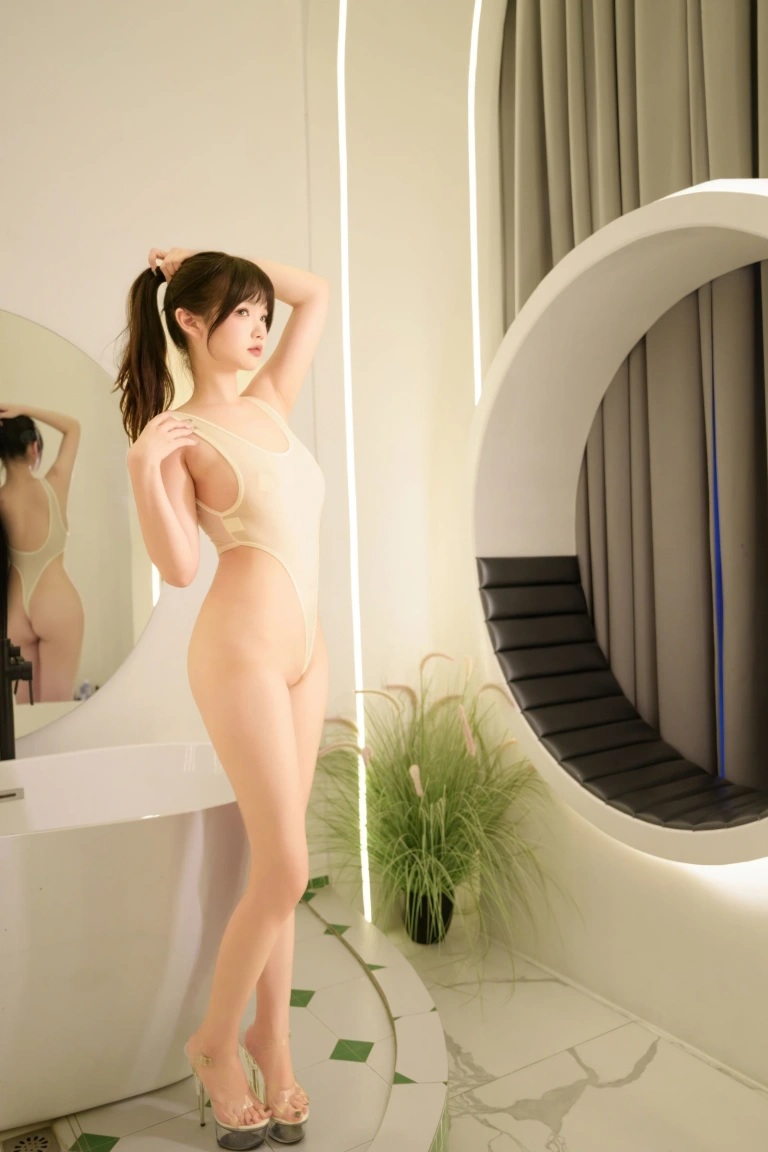 《牛奶丝透明黏滑体操服》｜雪晴Astra · 63张写真、1 个视频