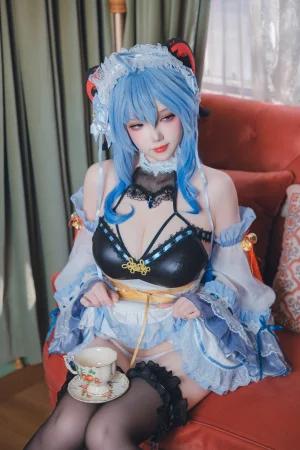 《甘雨 女仆》｜雪晴Astra · 31张写真、1 个视频