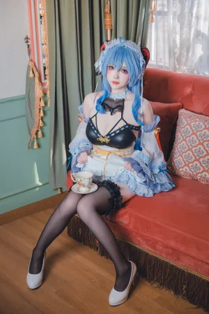 《甘雨 女仆》｜雪晴Astra · 31张写真、1 个视频