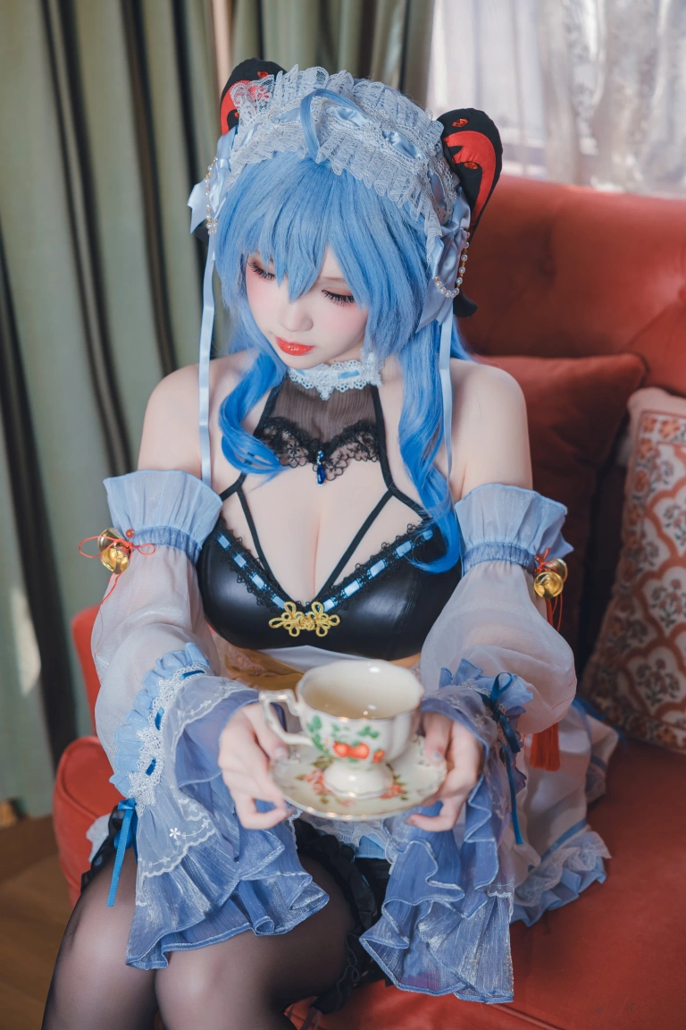 《甘雨 女仆》｜雪晴Astra · 31张写真、1 个视频