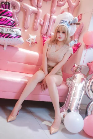 《小鹿の粉色私宴》｜鹿八岁baby · 216张写真、1 个视频