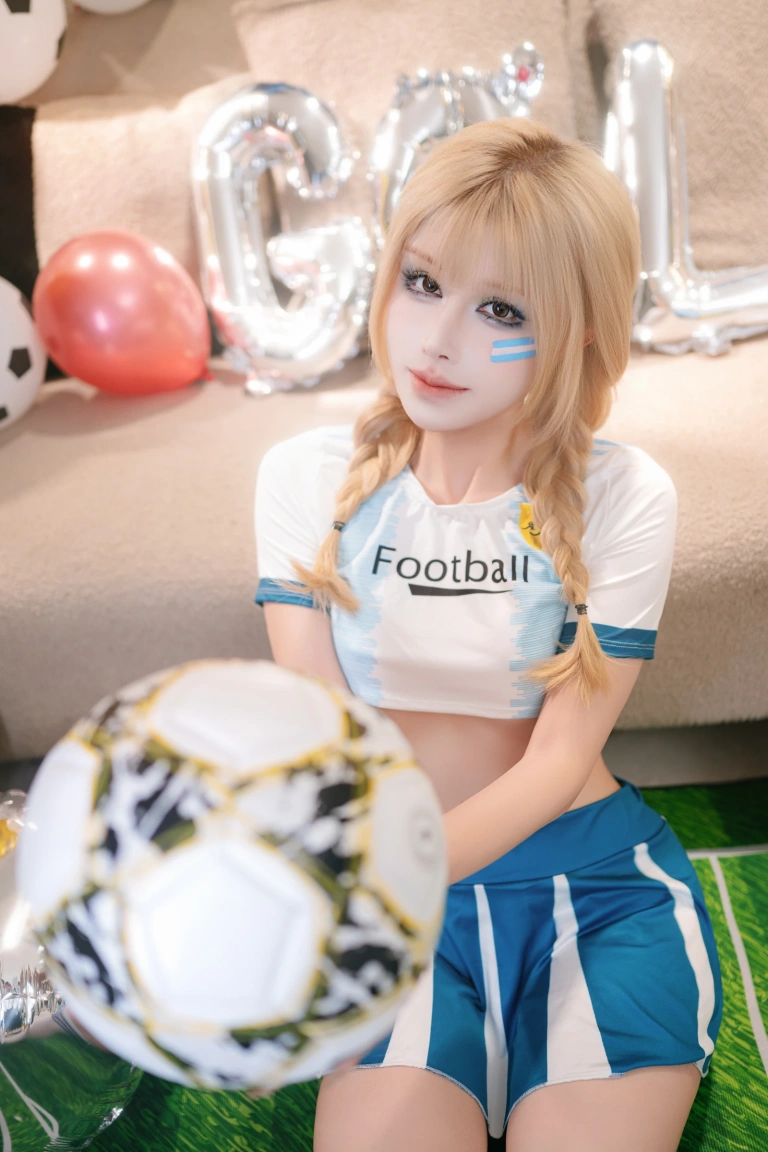 《世界杯之夜》｜鹿八岁baby · 213张写真、1 个视频