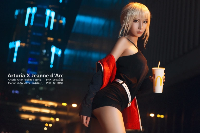 《Full set Upscaled》｜半半子 BANBANKO&索索sophia · 9张写真
