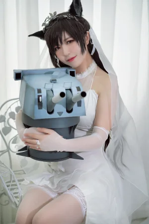 《愛宕花嫁.白花の誓い》｜半半子 BANBANKO · 29张写真、1 个视频