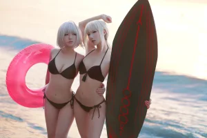 《黑贞1 海边泳装》｜半半子 BANBANKO&索索sophia · 40张写真