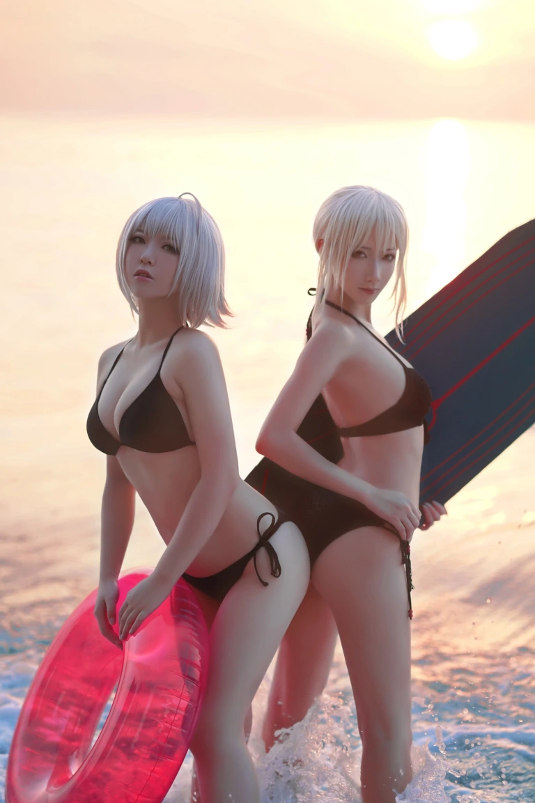 《黑贞1 海边泳装》｜半半子 BANBANKO&索索sophia · 40张写真