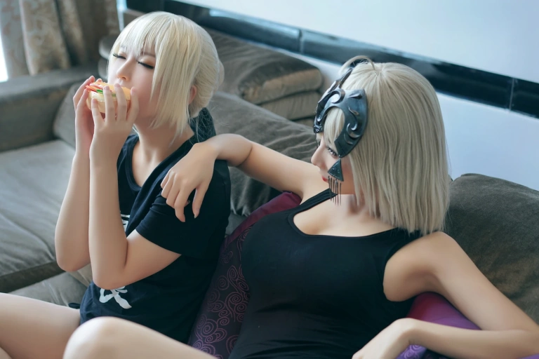 《黑贞2 家居ps4》｜半半子 BANBANKO&索索sophia · 30张写真