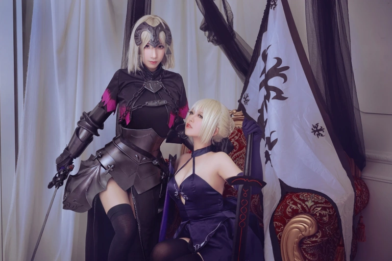 《黑贞3》｜半半子 BANBANKO&索索sophia · 12张写真