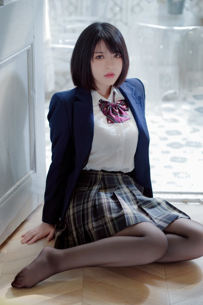 《彼女の制服姿が好き》｜半半子 BANBANKO · 54张写真