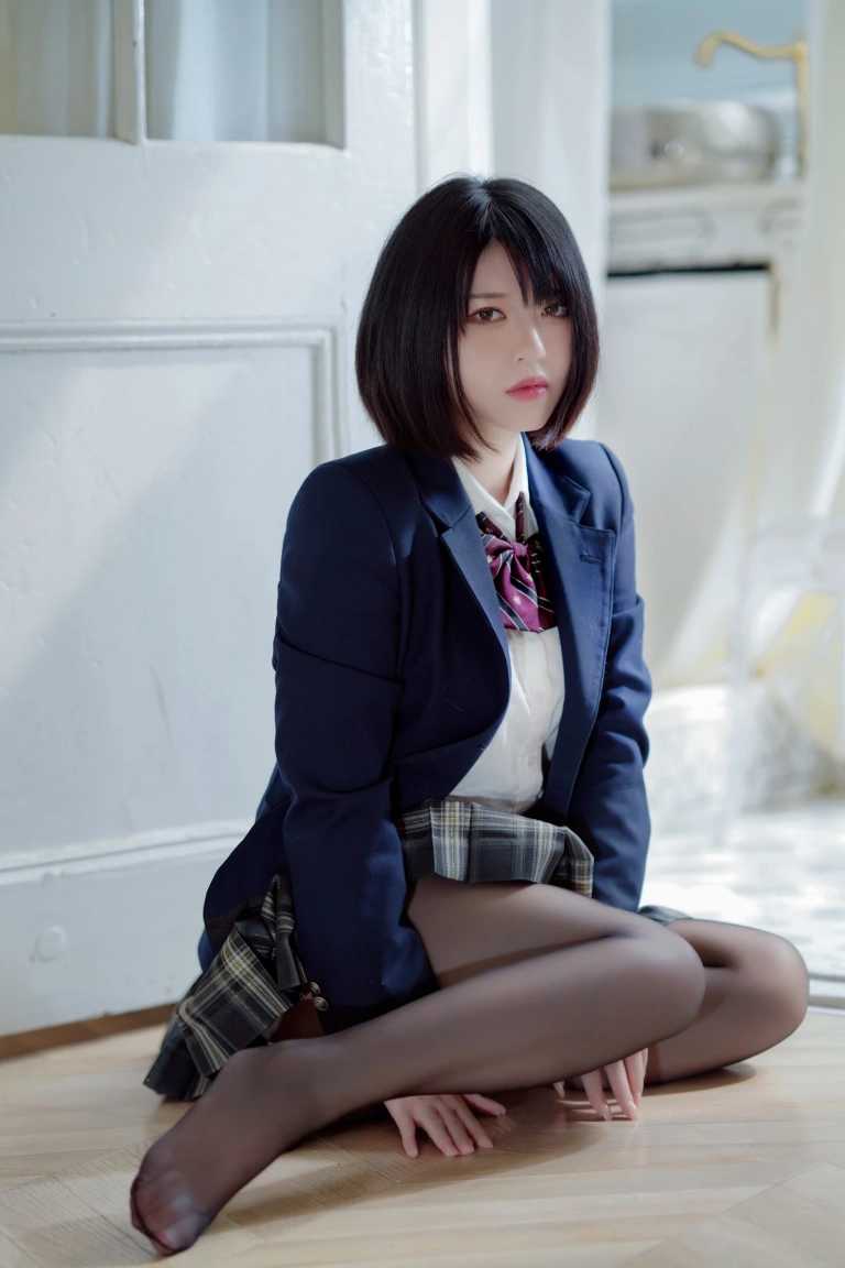 《彼女の制服姿が好き》｜半半子 BANBANKO · 54张写真