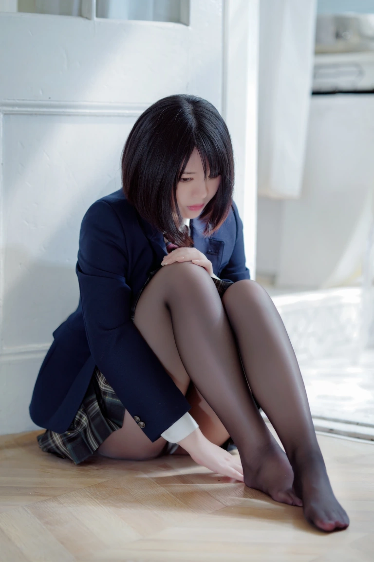 《彼女の制服姿が好き》｜半半子 BANBANKO · 54张写真